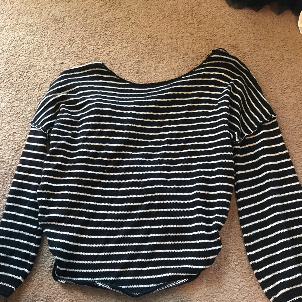Never worn! Slouchy sweater with twisted open back